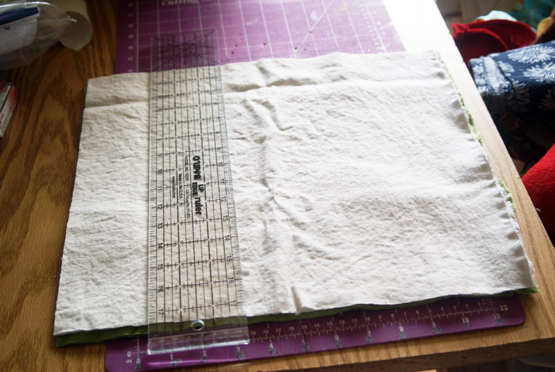 Hoe to decorate cloth napkins as a wonderful gift idea - a tutorial from Muse of the Morning