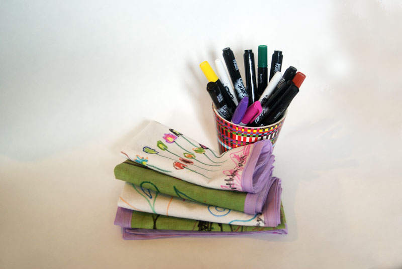 Hoe to decorate cloth napkins as a wonderful gift idea - a tutorial from Muse of the Morning