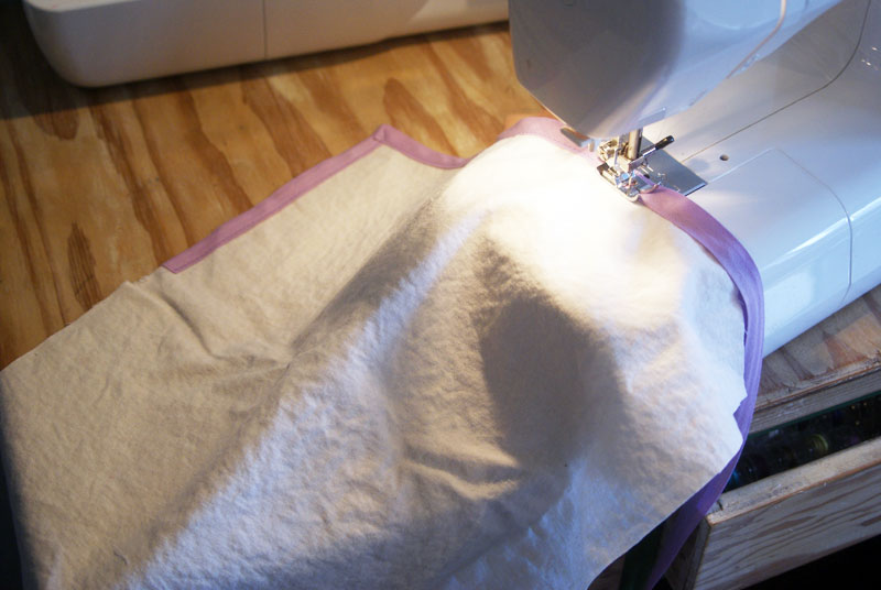 Hoe to decorate cloth napkins as a wonderful gift idea - a tutorial from Muse of the Morning