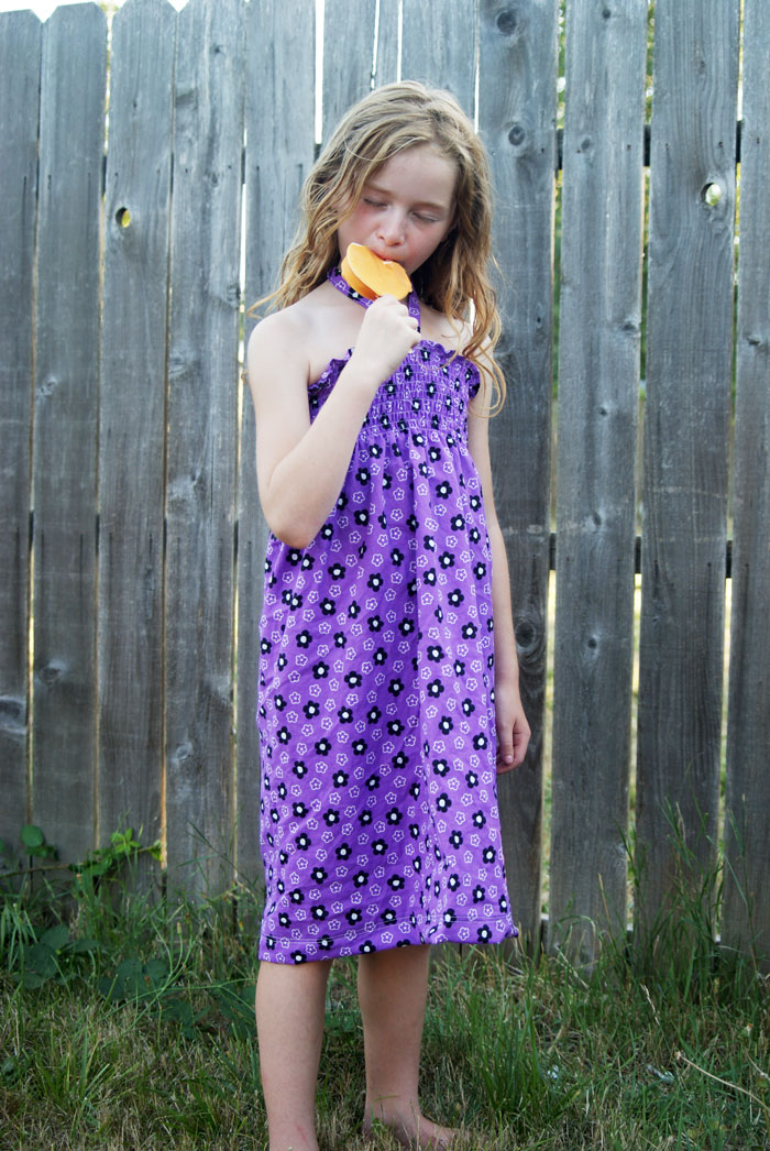 Sew a super easy and quick summer dress with shirring - a tutorial from Muse of the Morning